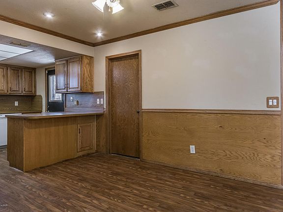 5th image of 1101 Montclair Dr