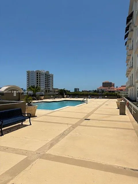 1 bed, 780 sqft, $2,300 — Photo 4