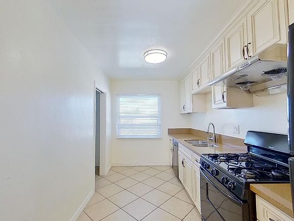 4th image of 2027 Euclid St APT E