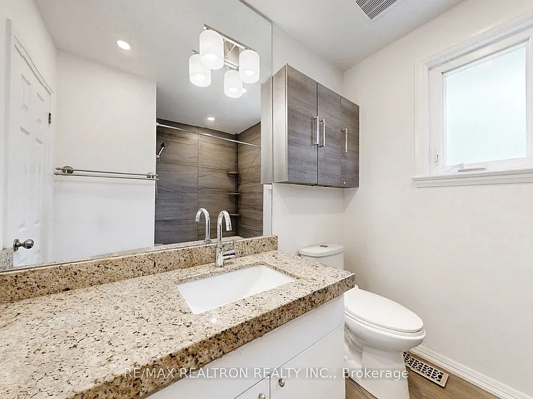 24 Fenelon Dr — Photo 36