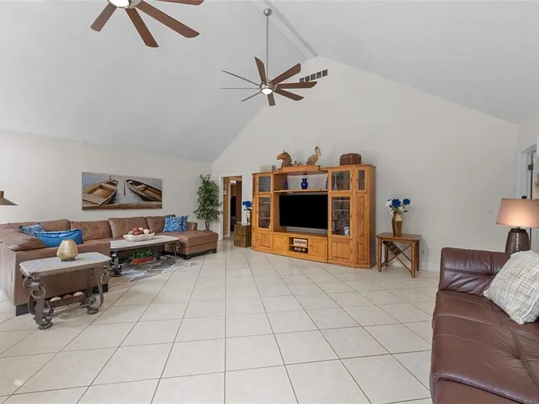 1061 N Highway 92 — Photo 39