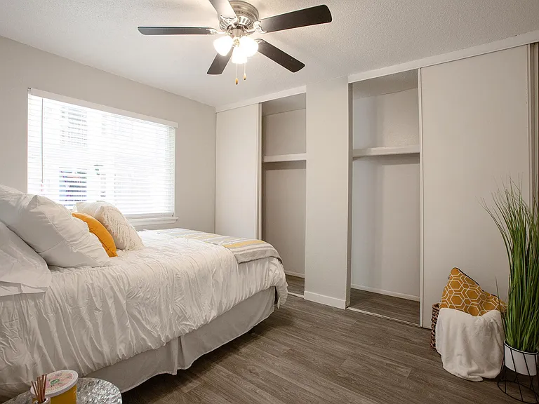 Encanto Lofts Apartments — Photo 6