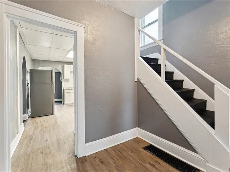 4002 Ardmore Ave — Photo 14