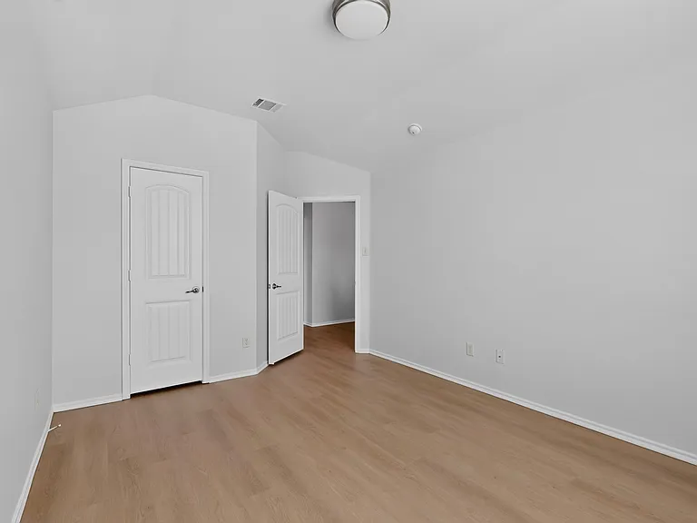 2123 Meadow View Dr — Photo 27