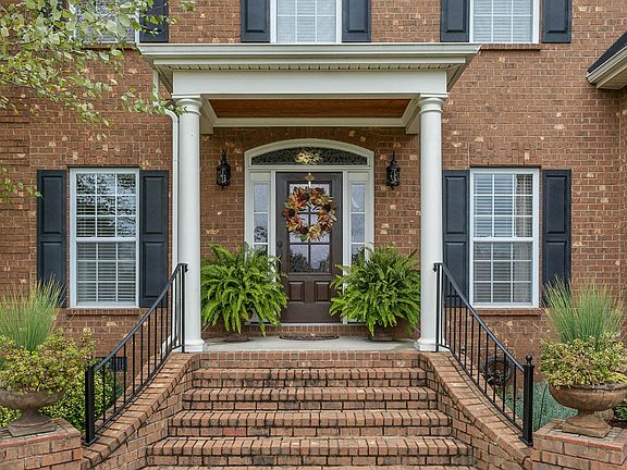4th image of 1328 Saint Ives Ct