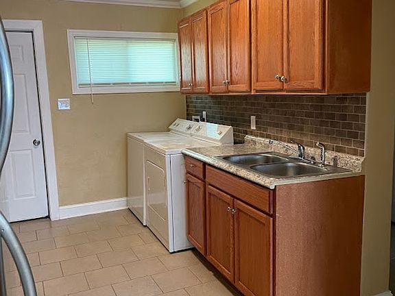 2nd image of 5291 Usher Dr #5293