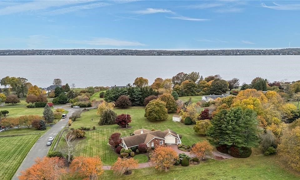 1st image of 68 Riverscape Ln