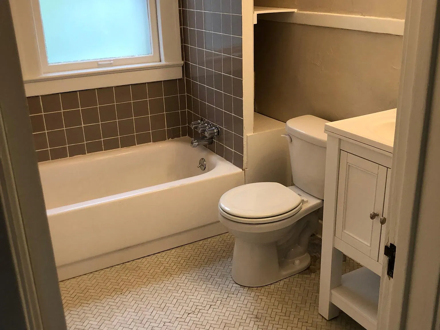 9718 Baltic Rd — Photo 4