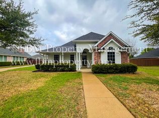 105 Yorkshire Ct, Waxahachie, TX 75165