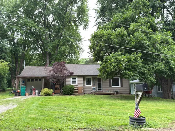 1215 N Jones Cir, Peoria, IL 61604
