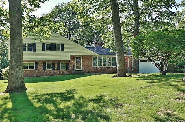 1st image of 30 Westerly Ln S