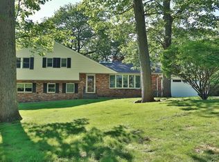 30 Westerly Ln S, Thornwood, NY 10594