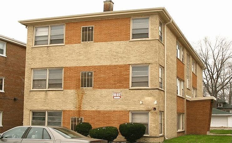 South Suburban 2BR w/heat & appliances!