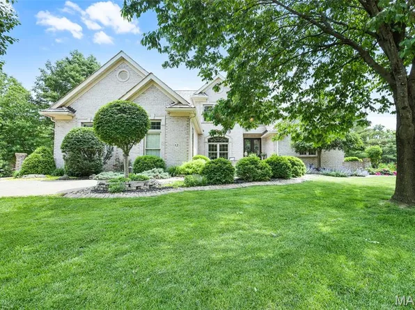 12 Warwick Park Ln, Edwardsville, IL 62025