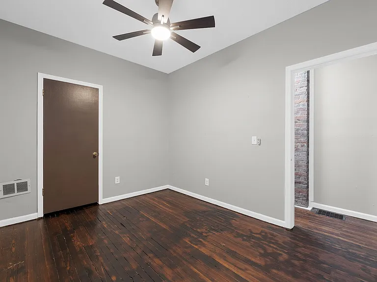 1635 Oak St #1635 — Photo 22