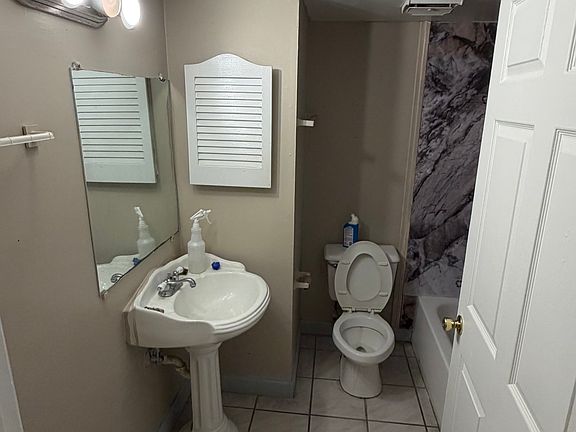 4th image of 302 E Wellington Ct #81