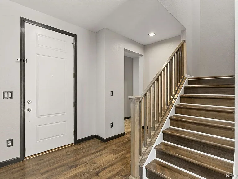 92 Homestead Way — Photo 6