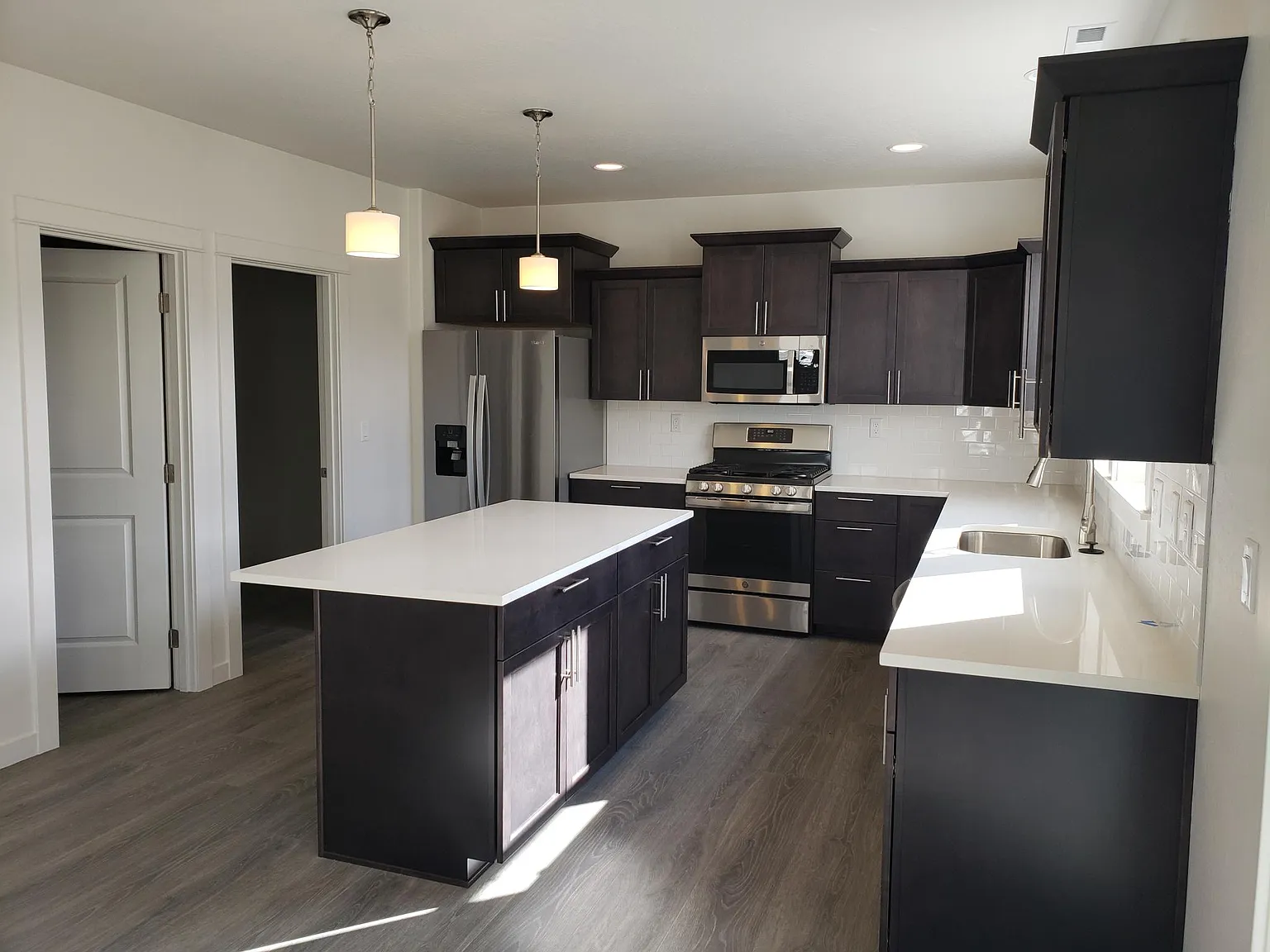124 Willow Springs Dr — Photo 3
