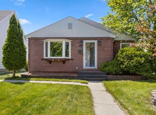 3049 N 77th St, Milwaukee, WI 53222