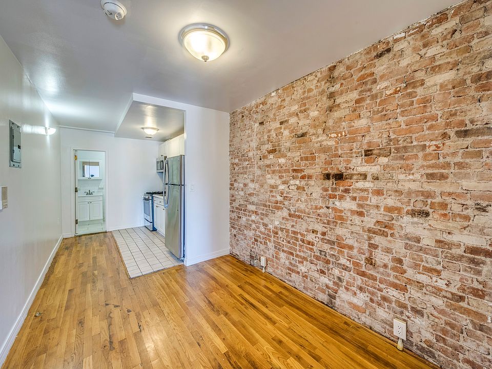 1st image of 360 W 47th St APT 3B