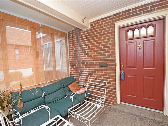 3rd image of 3855 Queen Crest Ave