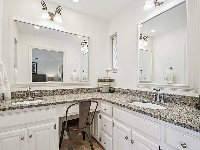5833 Secrest Dr — Photo 7