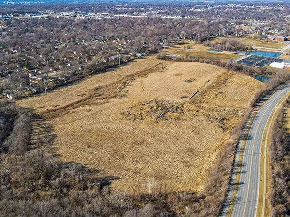 1471 SE Adams Dairy Rd, Blue Springs, MO 64014