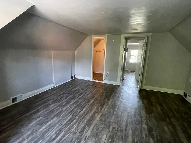 607 Ohio River Blvd - (12206) — Photo 16