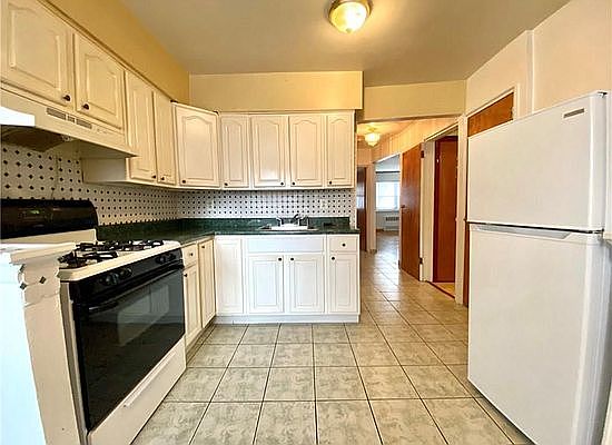 3rd image of 173 Bay 46 St APT 1