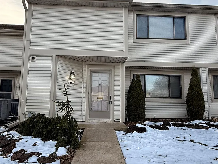 504 Heritage Dr — Photo 1