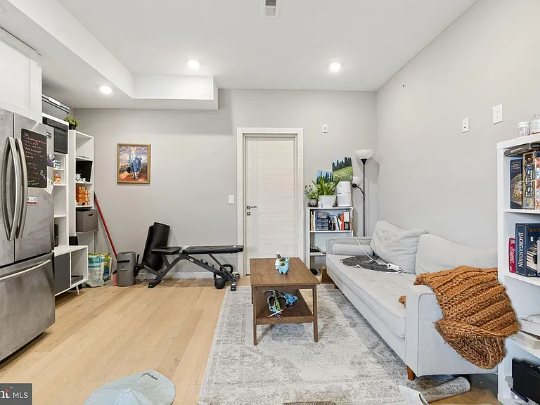 2110 W Master St #C — Photo 6