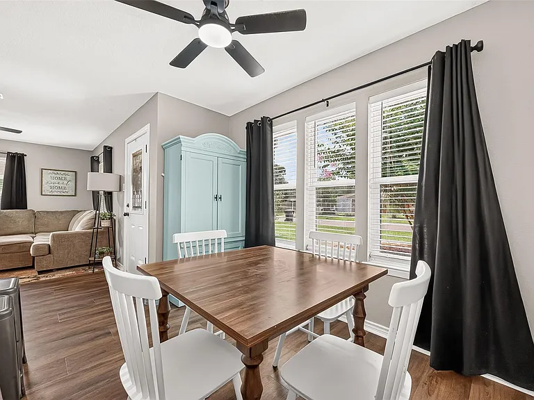 1005 Avenue D — Photo 12