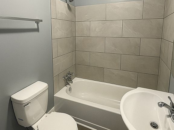 3rd image of 214 E Chase St Floor 1