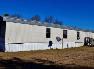 44 Childrens Ln, Bishopville, SC 29010