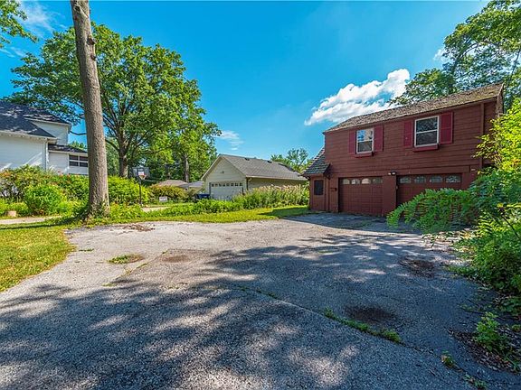 2nd image of 1229 Belle Ave