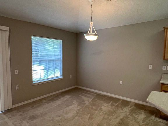 4th image of 5294 Overbrook Dr
