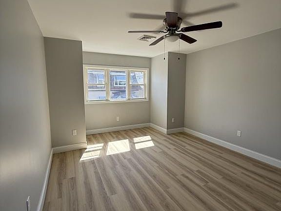 4th image of 161 Mulberry St
