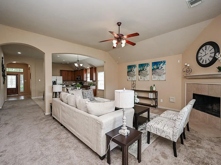 8010 Durham Run Ln — Photo 13