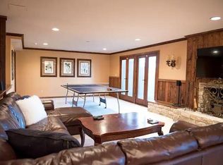 9625 Roberts Dr, Sandy Springs, GA 30350