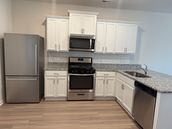 4th image of 1508 Independence Blvd