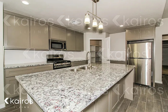2703 Destin Ave — Photo 5