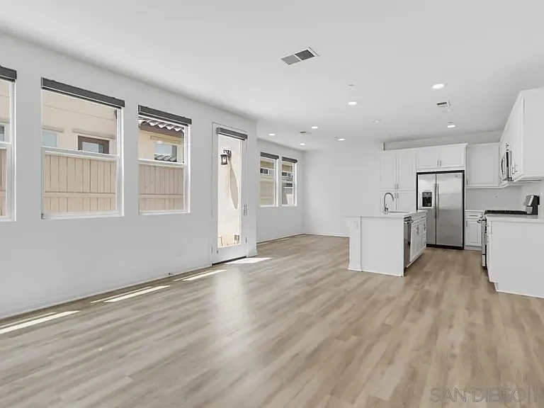 1041 Sea Glass Way — Photo 7