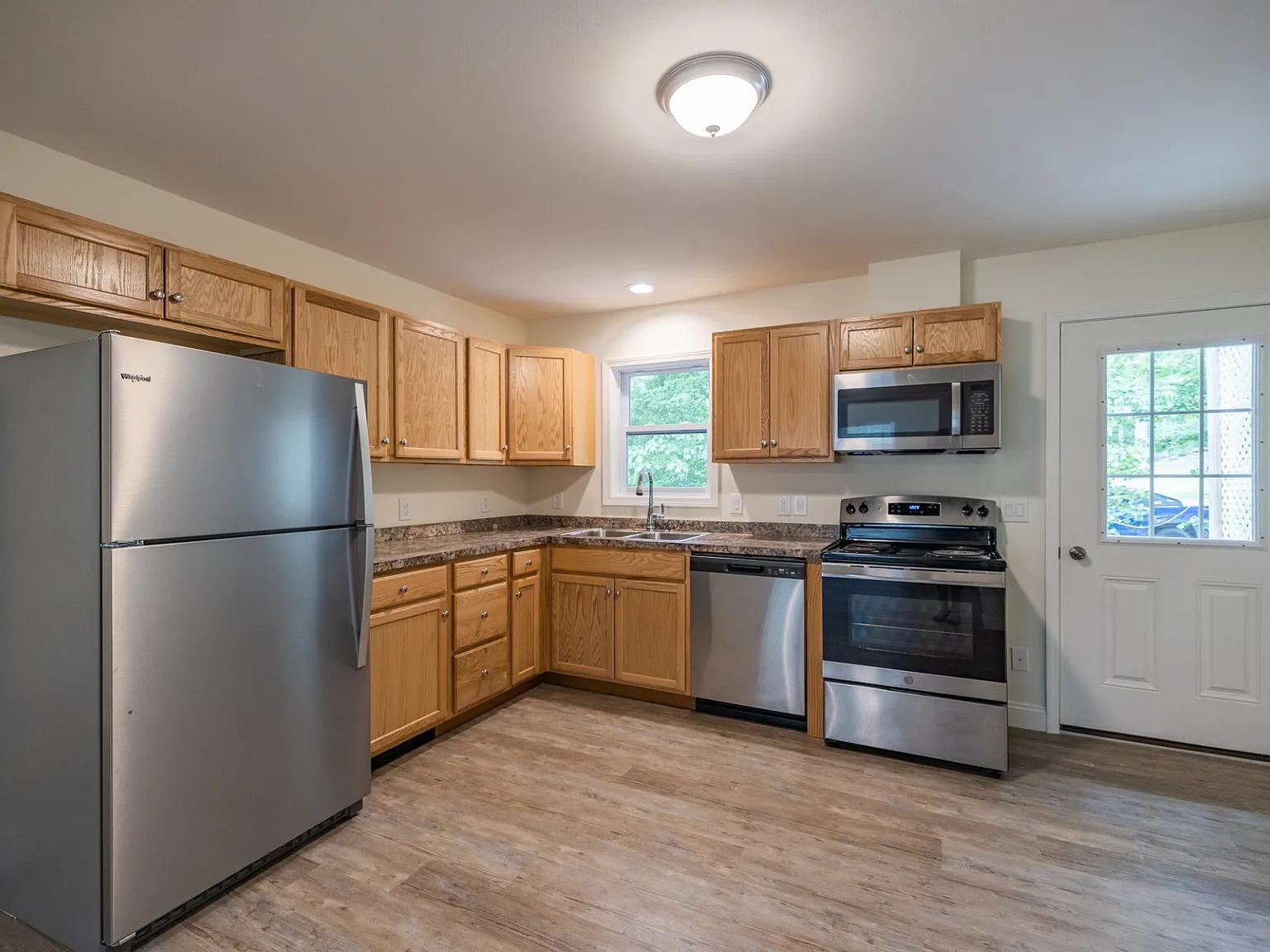 2 bed, $1,700 — Photo 2