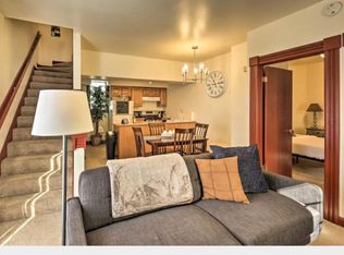 2225 S Woodward St #A, Milwaukee, WI 53207