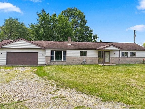 3rd image of 501 Drake Rd