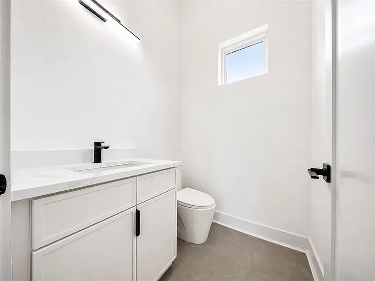 156 Caladium Ave — Photo 32