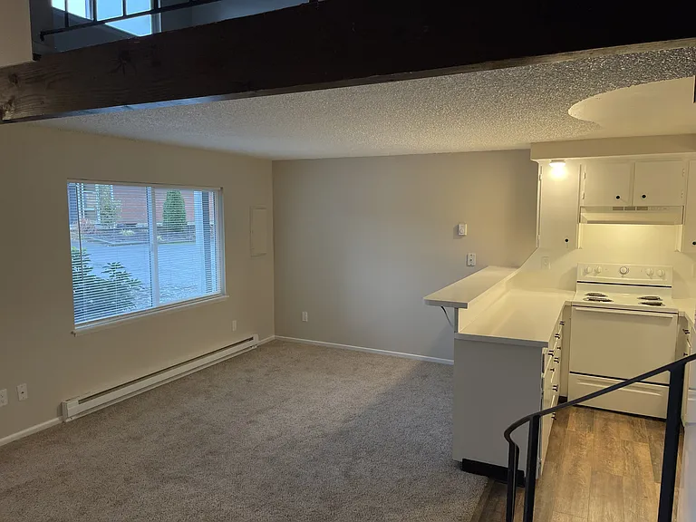 Chalet Villa Apartments — Photo 8