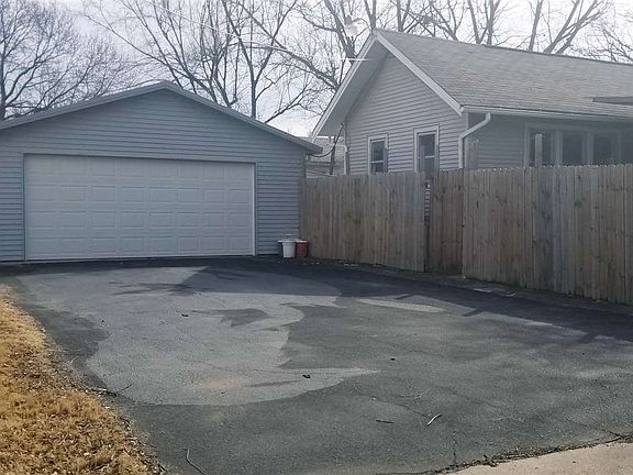 2nd image of 1122 W 14th St N