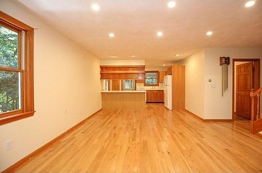 5th image of 31A Rollins St