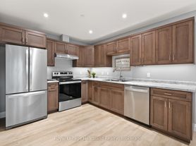 187 Victoria St W
